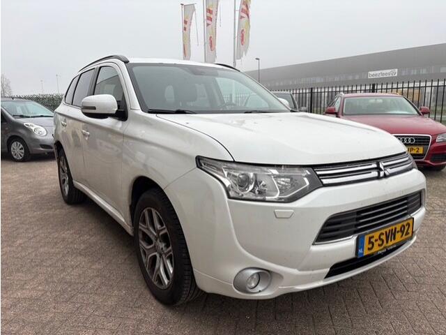Mitsubishi Outlander 2.0 PHEV instyle+ APK T/M 4-3-2027