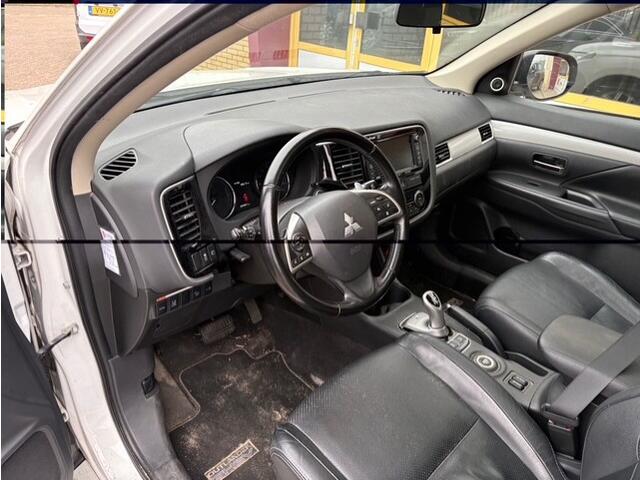 Mitsubishi Outlander 2.0 PHEV instyle+ APK T/M 4-3-2027