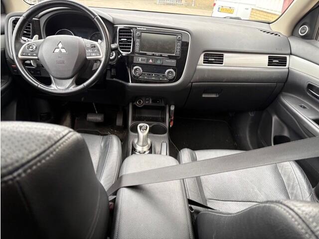 Mitsubishi Outlander 2.0 PHEV instyle+ APK T/M 4-3-2027