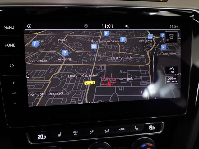 Volkswagen Passat 1.4 TSI Highline Business R 125pk DSG| digital display| Camera| verwarmde voorruit en -stoelen| Navi