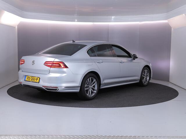 Volkswagen Passat 1.4 TSI Highline Business R 125pk DSG| digital display| Camera| verwarmde voorruit en -stoelen| Navi