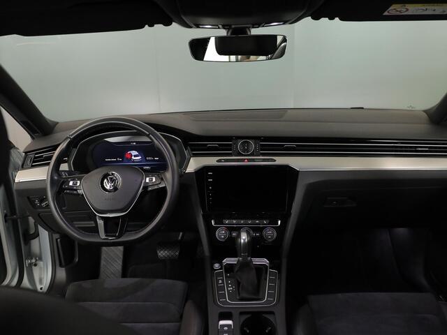 Volkswagen Passat 1.4 TSI Highline Business R 125pk DSG| digital display| Camera| verwarmde voorruit en -stoelen| Navi
