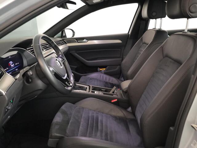Volkswagen Passat 1.4 TSI Highline Business R 125pk DSG| digital display| Camera| verwarmde voorruit en -stoelen| Navi