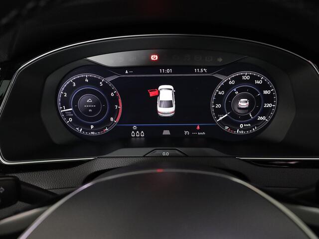Volkswagen Passat 1.4 TSI Highline Business R 125pk DSG| digital display| Camera| verwarmde voorruit en -stoelen| Navi