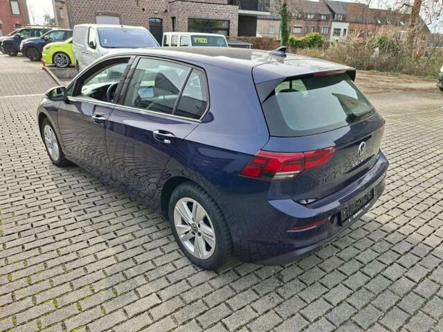 Volkswagen Golf Life eTSI