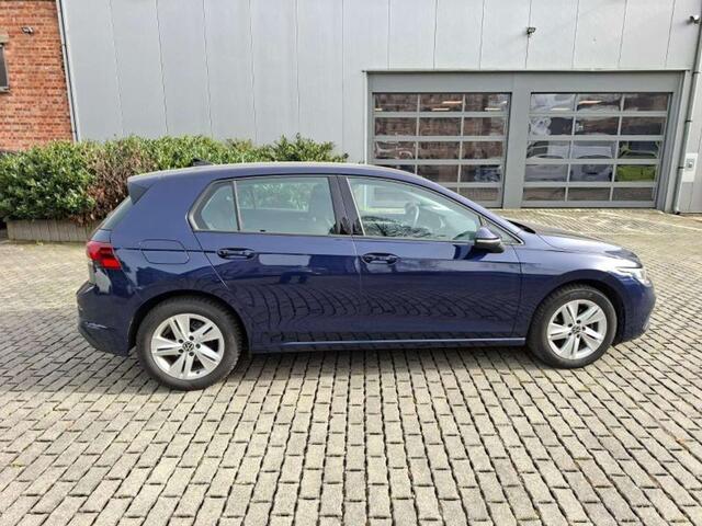 Volkswagen Golf Life eTSI