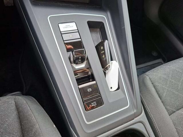 Volkswagen Golf Life eTSI