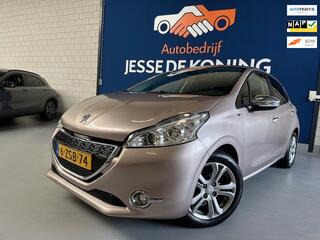 PEUGEOT 208 1.2 PureTech Style Pack Plus / bj.2015 / panoramadak / navigatie / climate /etc/ NAP met 148135 km.en APK tot 04/2027.