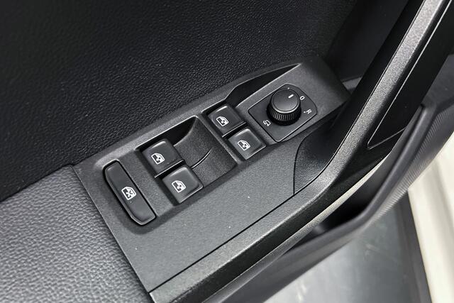 Seat Arona 1.0 TSI Style Business Intense | Virtual Cockpit | Navi Premium | Clima | Apple CarPlay | Stoelverwarming