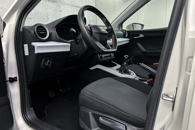 Seat Arona 1.0 TSI Style Business Intense | Virtual Cockpit | Navi Premium | Clima | Apple CarPlay | Stoelverwarming
