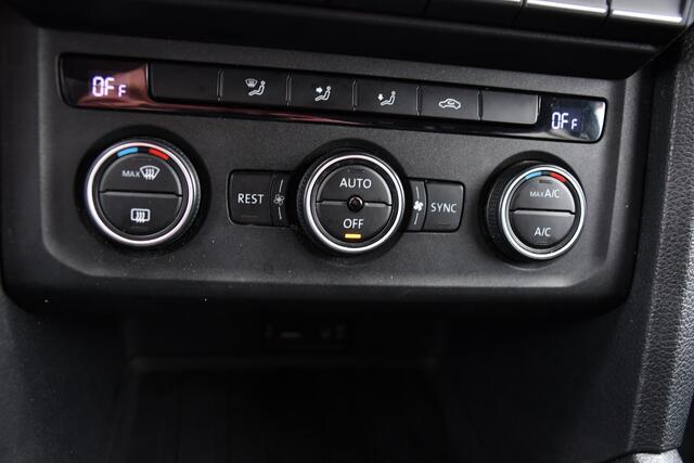 Volkswagen Amarok 3.0 V6 TDI 4Motion DC Highline Camera, Cruise, Carplay, Stoelverwarming, Leder, LED, 4x4, Automaat, 225pk, 3300kg Trekhaak, Uniek