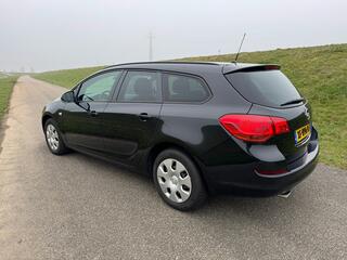 Opel Astra Sports Tourer (2010 - 2016)