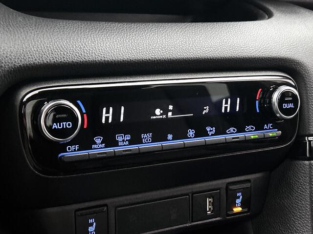 Toyota Yaris 1.5 Hybrid Executive | Navigatie | Parkeersensoren voor+achter | Blind Spot Monitor |