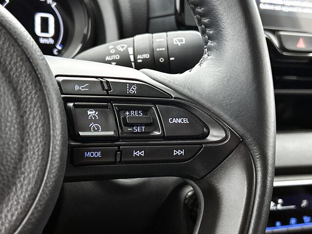 Toyota Yaris 1.5 Hybrid Executive | Navigatie | Parkeersensoren voor+achter | Blind Spot Monitor |