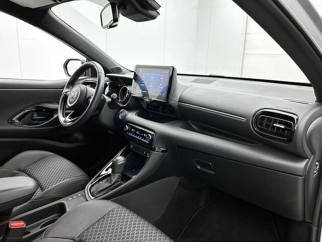 Toyota Yaris 1.5 Hybrid Executive | Navigatie | Parkeersensoren voor+achter | Blind Spot Monitor |