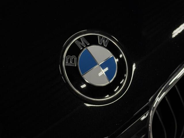 BMW 3-Serie Cabrio 320i High Executive | CarPlay | Camera