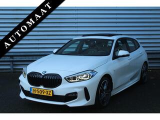 BMW 1-Serie 118i 141pk High Executive Edition AUTOMAAT Panoramadak NL-Auto NAP