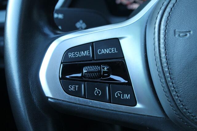 BMW 1-Serie 118i 141pk High Executive Edition AUTOMAAT Panoramadak NL-Auto NAP