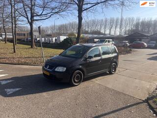 VOLKSWAGEN TOURAN 1.6-16V FSI Trendline