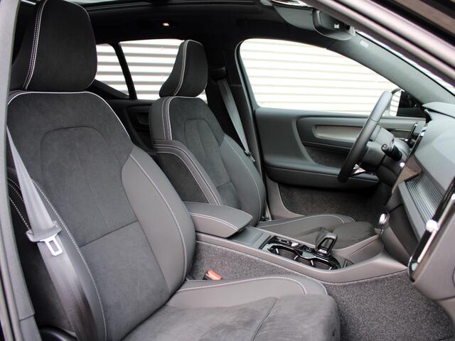Volvo XC40 2.0 B4 Plus Black Edition Automaat / Panoramadak / Privacy Glass / Microtech Nubuck bekleding / Google Maps