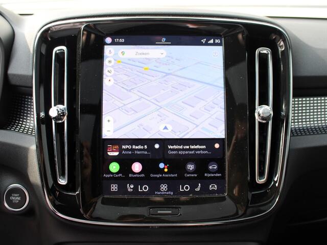 Volvo XC40 2.0 B4 Plus Black Edition Automaat / Panoramadak / Privacy Glass / Microtech Nubuck bekleding / Google Maps
