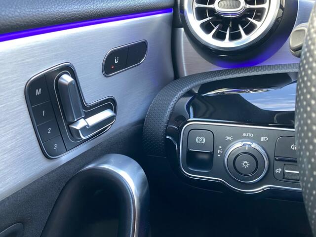 Mercedes-Benz A-Klasse 180 BUSINESS SOLUTION AMG PANORAMA NAVI CLIMA STOELVW CAME
