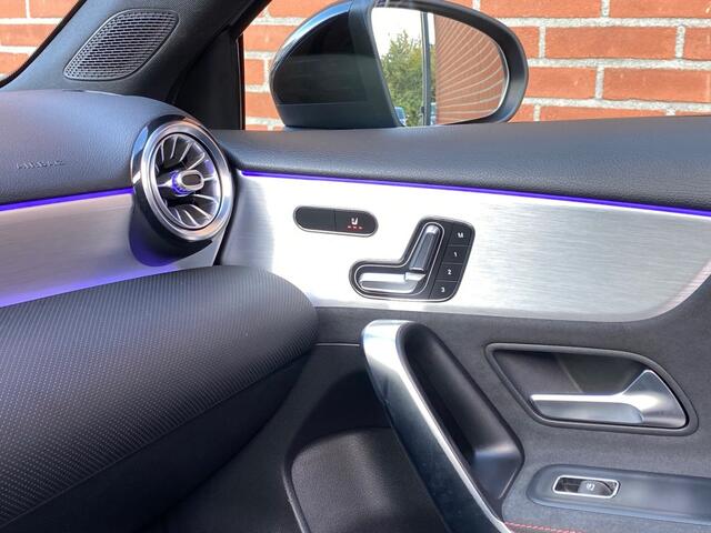 Mercedes-Benz A-Klasse 180 BUSINESS SOLUTION AMG PANORAMA NAVI CLIMA STOELVW CAME