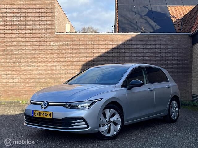 Volkswagen Golf 1.5 TSI Style| PANO| LED| Stuur&Stoel Verw.