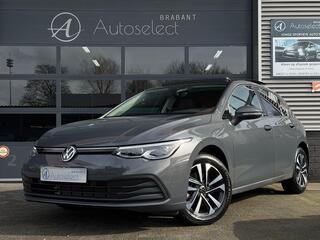 VOLKSWAGEN GOLF 1.5 eTSI Style Pano Navi LED