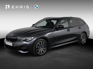 BMW 3-SERIE Touring 330e xDrive | M sportpakket | Stoelverwarming | Driving Assistant | M Adaptief onderstel |