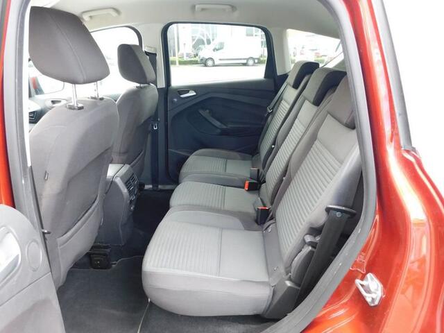 Ford C-MAX 1000 cc  Eco Boost Titanium