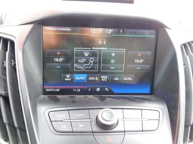 Ford C-MAX 1000 cc  Eco Boost Titanium