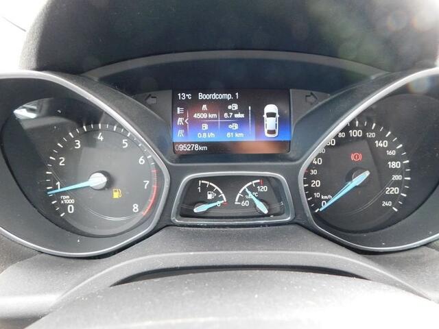 Ford C-MAX 1000 cc  Eco Boost Titanium