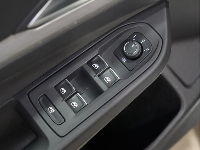Volkswagen Golf 1.0 eTSI 110pk DSG Life Business Navigatie | ErgoActive Massage| Stoel/Stuurverw. | Full-LED 231