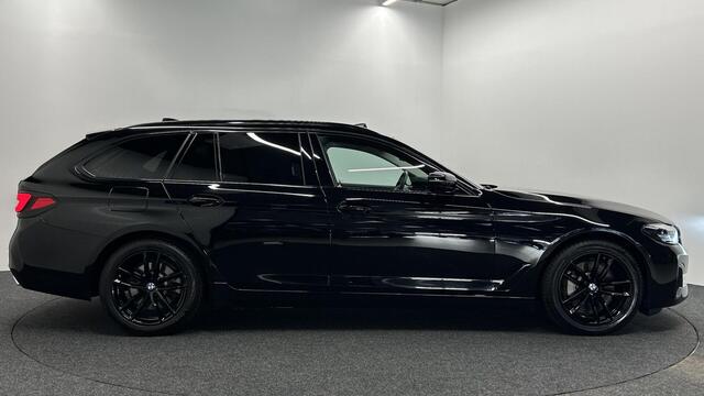 BMW 5-Serie Touring 530e Business Edition Plus SOH 92% PANO LEER CAMERA TREKHAAK.