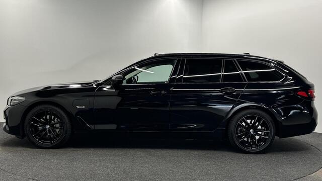 BMW 5-Serie Touring 530e Business Edition Plus SOH 92% PANO LEER CAMERA TREKHAAK.