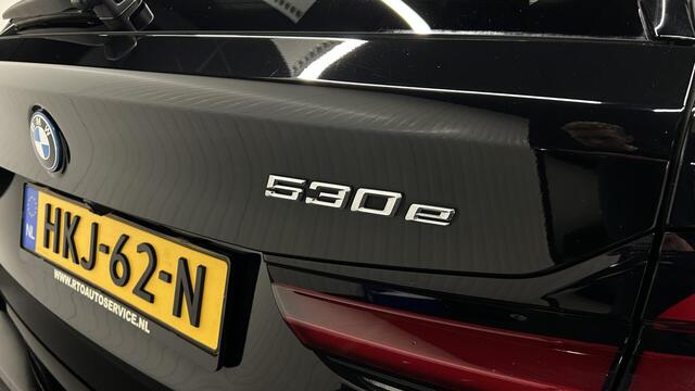 BMW 5-Serie Touring 530e Business Edition Plus SOH 92% PANO LEER CAMERA TREKHAAK.