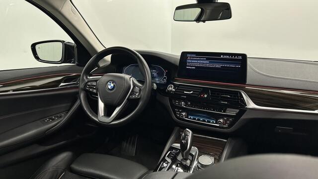 BMW 5-Serie Touring 530e Business Edition Plus SOH 92% PANO LEER CAMERA TREKHAAK.