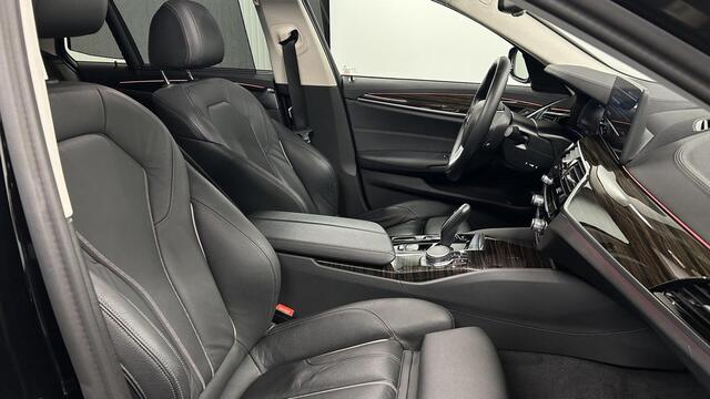 BMW 5-Serie Touring 530e Business Edition Plus SOH 92% PANO LEER CAMERA TREKHAAK.