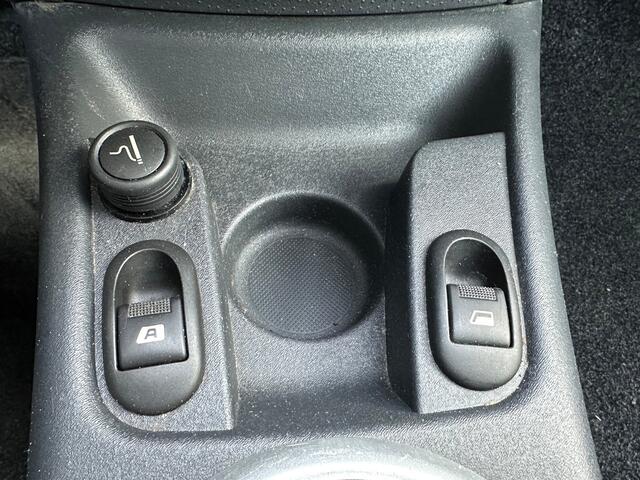 Citroen C3 1.4i Ambiance Clima Cruise PDC APK NAP Dealer onderhouden.
