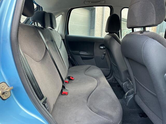 Citroen C3 1.4i Ambiance Clima Cruise PDC APK NAP Dealer onderhouden.