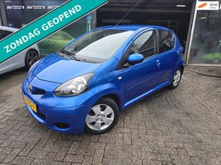 TOYOTA AYGO 1.0-12V Dynamic Blue | NW KOPPELING | 12MND GARANTIE | AUTOMAAT | AIRCO | ELEC RAMEN | LMV |
