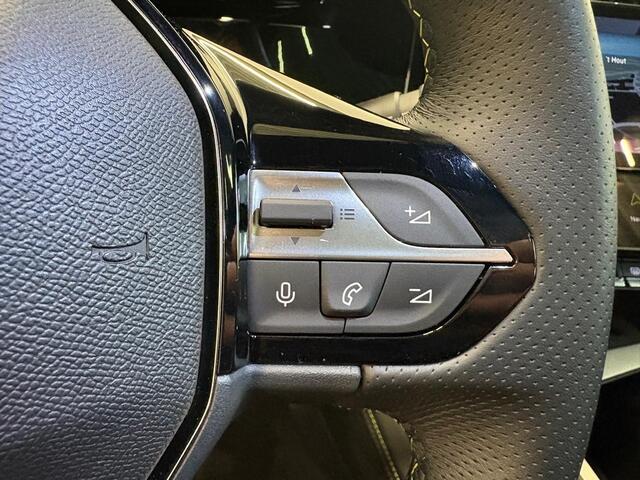 Peugeot 308 1.6 Plug-in Hybrid 180 GT Panoramadak Navigatie Apple Carplay Android Auto Camera Parkeersensoren Adaptive Cruise Control Full LED 18 LM Velgen Am