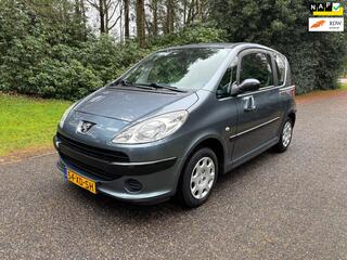 Peugeot 1007