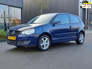 VOLKSWAGEN POLO 1.4-16V Optive Export