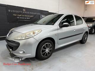 PEUGEOT 206 + 1.1 XR Nap/5Drs/APK 04-2027!
