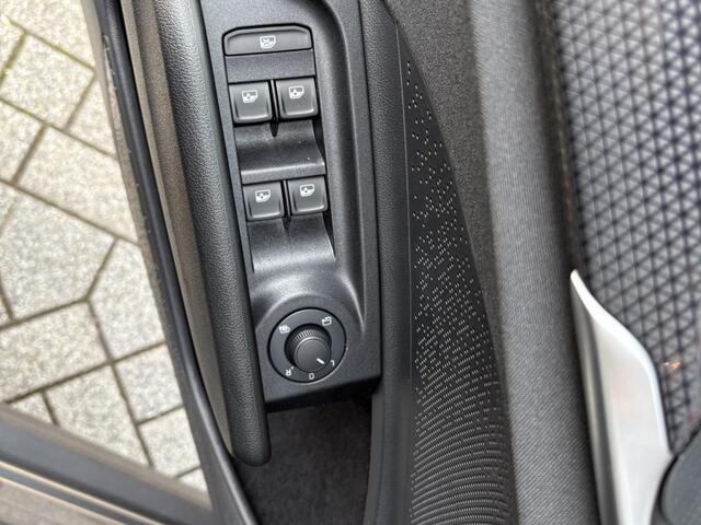 Skoda Elroq 55 Limited 170 PK | Achteruitrijcamera | Wireless Carplay & Android auto | 19 velgen | Adaptieve Cruise Control | Dode hoek sensor |