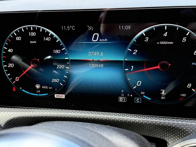 Mercedes-Benz CLA Shooting Brake 200 Business Solution AMG | Panoramadak | Sfeerverlichting | Multibeam