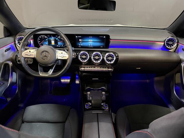 Mercedes-Benz CLA Shooting Brake 200 Business Solution AMG | Panoramadak | Sfeerverlichting | Multibeam