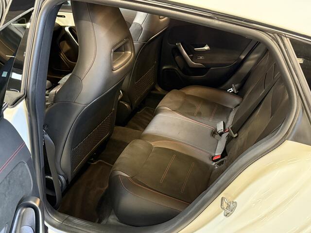 Mercedes-Benz CLA Shooting Brake 200 Business Solution AMG | Panoramadak | Sfeerverlichting | Multibeam